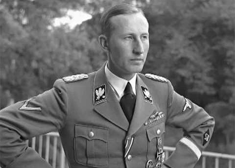 В России скандал вокруг "бессмертного полка": нацистский фюрер Рейнхард Гейдрих пополнил "галерею дедов"