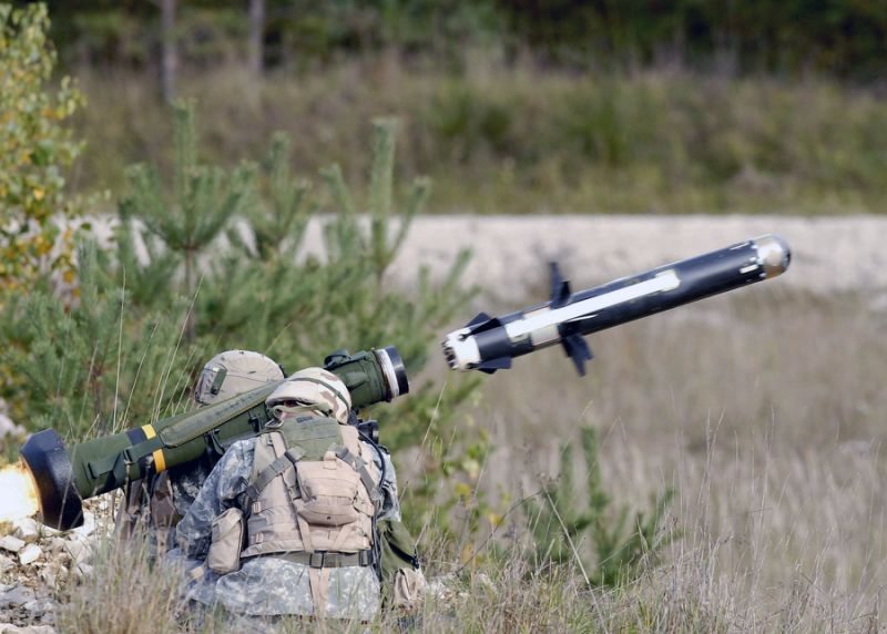 Поставка Javelin радикально не изменит ситуации на востоке Украины - журналист Бутусов