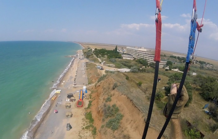 "Помашите тете в сторону Крыма", - в Сети обсуждают свежие фото популярных курортов, оккупированных Россией
