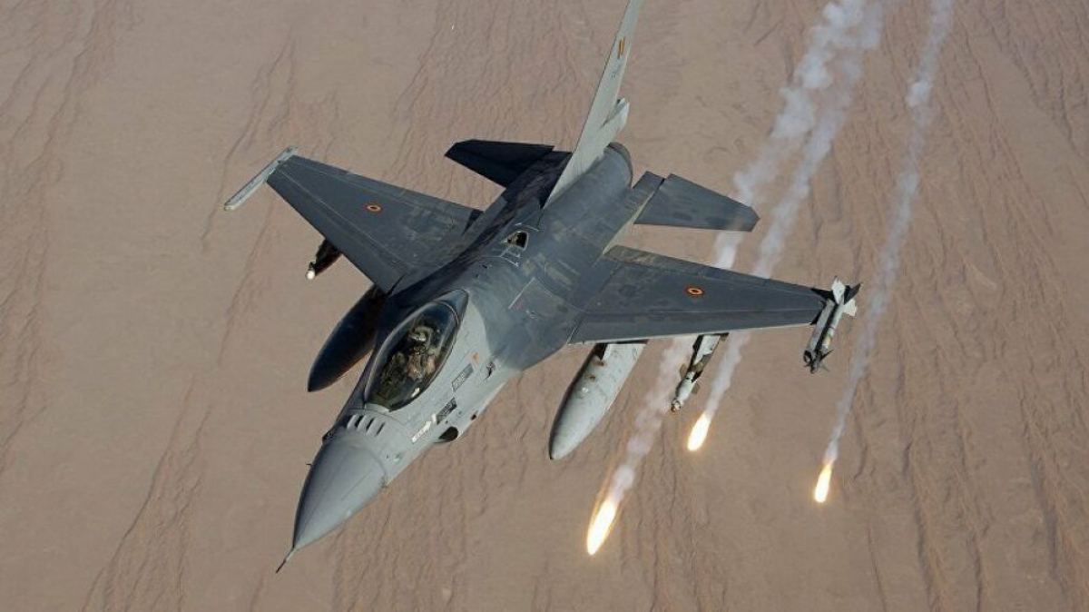 Турецкий истребитель F-16 открыл огонь в небе над Идлибом по Су-22: фото 