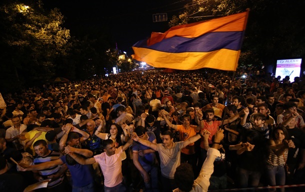 Протестующие Еревана: Мы останемся до выполнения властями всех требований