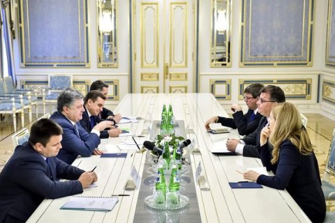 Порошенко: Украина, Евросоюз и США скоординировали подготовку санкционного "Списка Савченко"