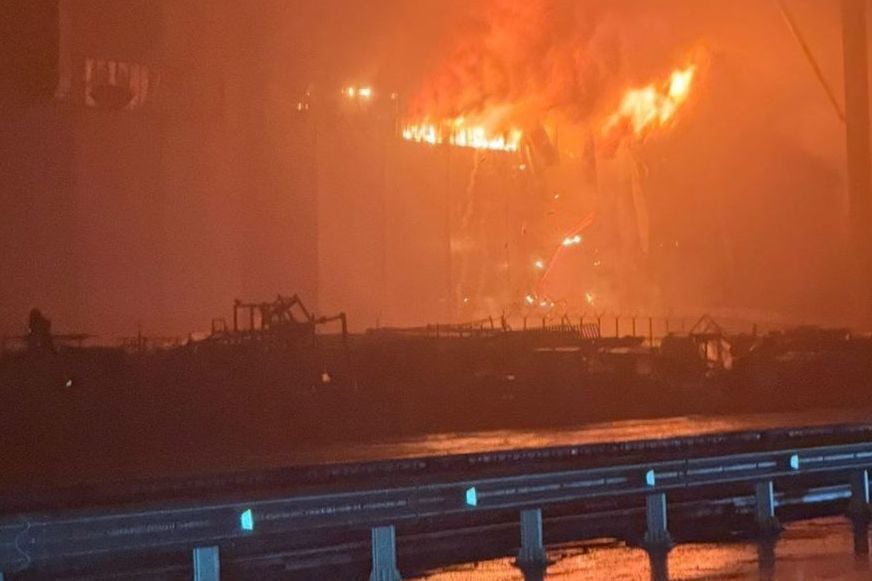 ​Пылающая "Алабуга": масштабный пожар охватил территорию, где производят "Шахеды"