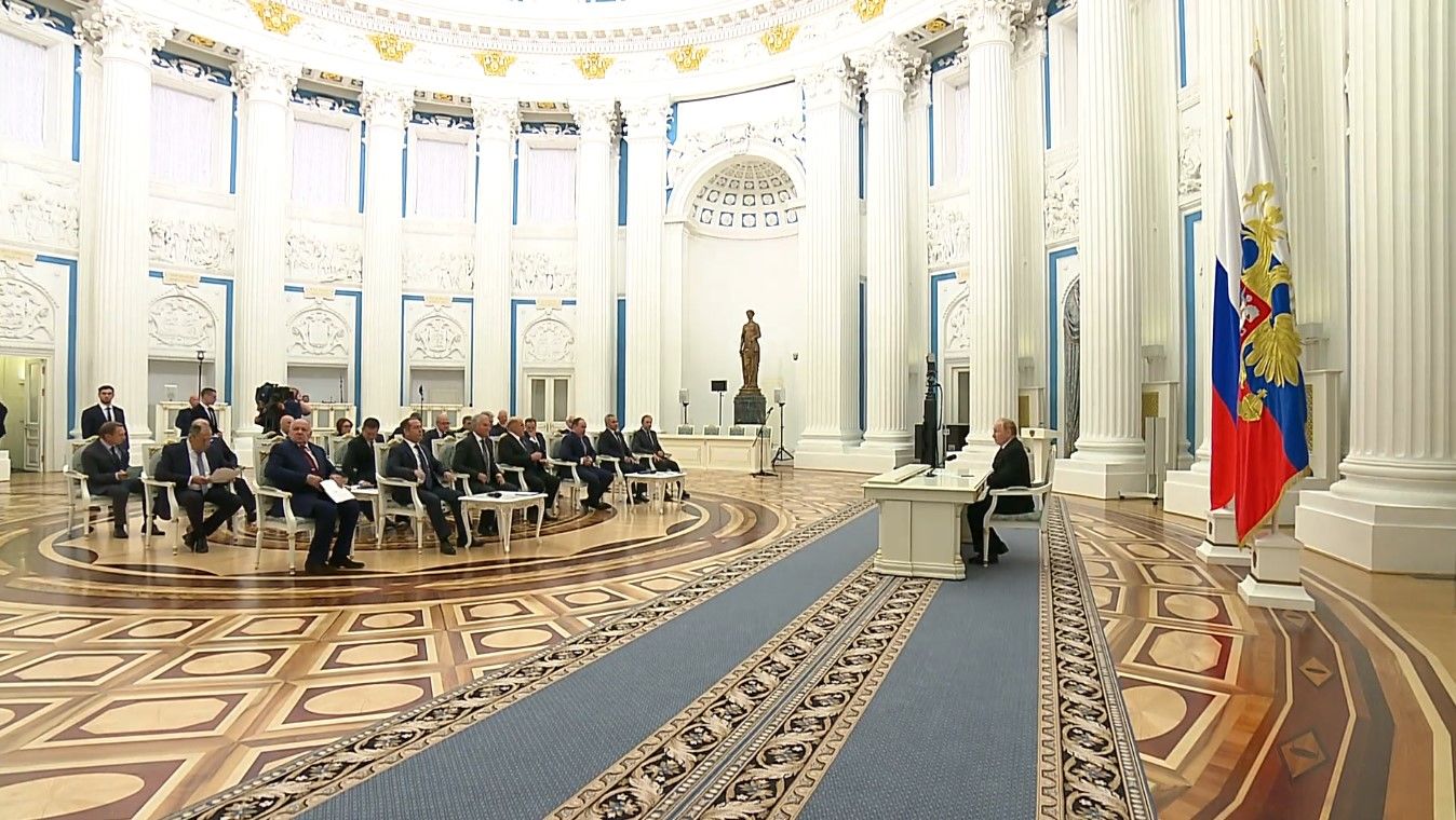 Путин заговорил о "приближении нужных решений" после возвращения с саммита с Трампом 