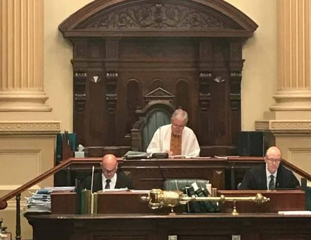 "Не забывайте, люди продолжают гибнуть в Донецке и Луганске каждый день", -  спикер парламента Южной Австралии "взорвал" Сеть, надев вышиванку в поддержку Украины