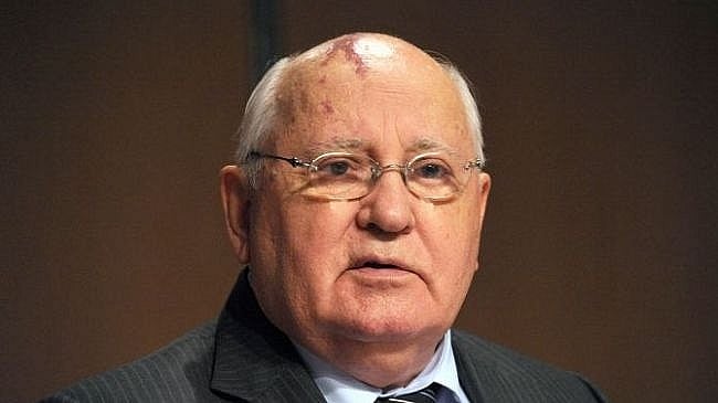 Горбачев: Возвращение лидеров "нормандской четверки" к переговорам рождает надежду на мир