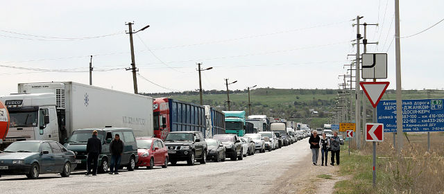 Керченский коллапс: в очереди на паром застряли более 3 тысяч машин 