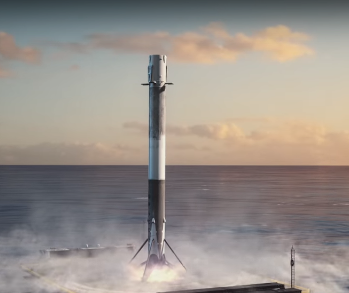 Илон Маск запускает в космос ракету со своей Tesla на борту - кадры