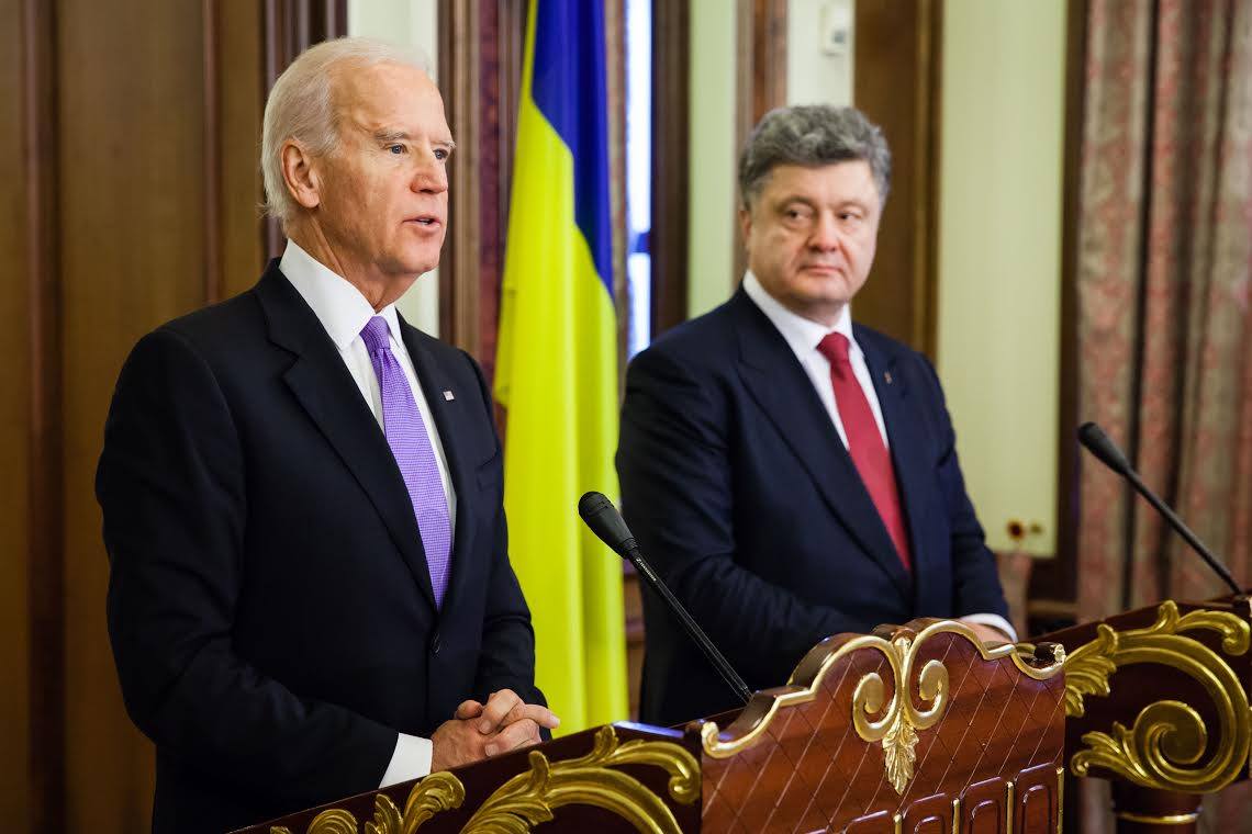Компромиссов за счет Украины не будет: стало известно об ожесточенной борьбе между США и администрацией Порошенко по Донбассу - СМИ