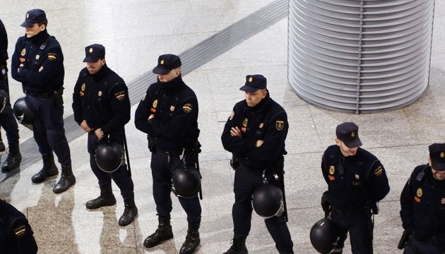 Европолиция разоблачила крупнейшую преступную группировку, в составе которой русская мафия "отмывала" деньги на футболе: арестованы три фигуранта сети