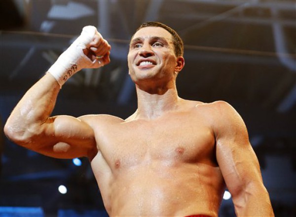 Кличко не смог нокаутировать Дженнингса, но сумел защитить свои чемпионские пояса