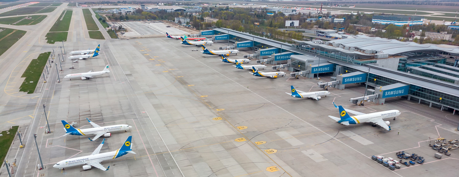 Украинцам не дали улететь из Борисполя в Дубай – пассажиры самолета возмущены