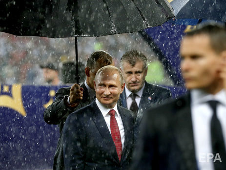 В Сети продолжается скандал из-за фото Путина на ЧМ в Москве: над президентом РФ смеется весь мир