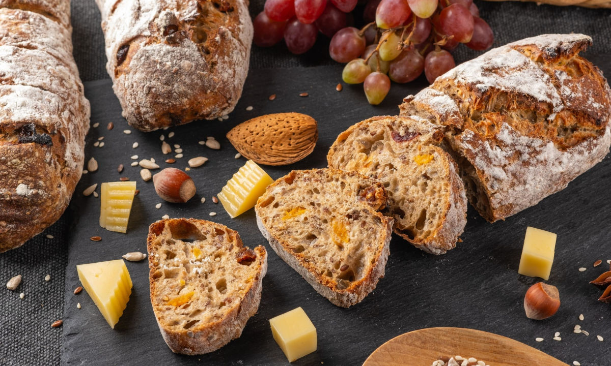 Які продукти краще не вживати з хлібом, щоб не нашкодити здоров'ю