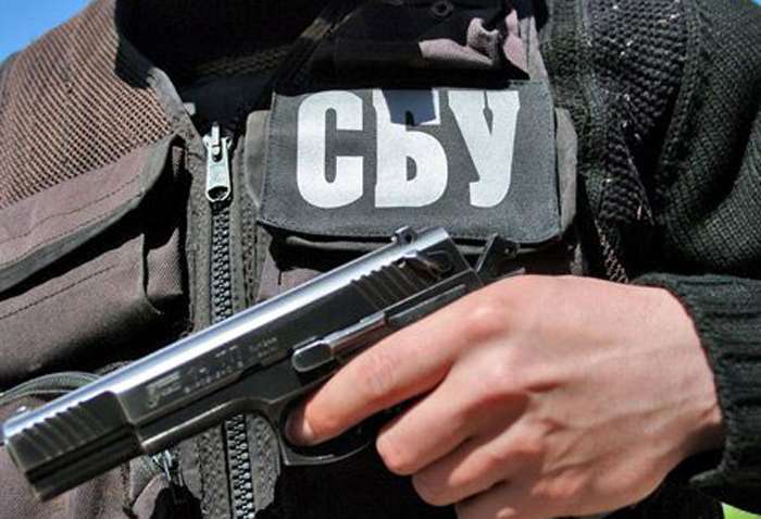 Помощник депутата убил сотрудника СБУ в Волновахе