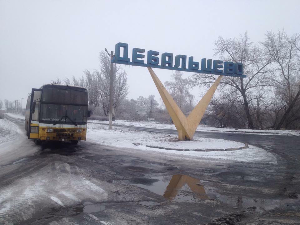 Жители Дебальцево: по городу стреляют россияне