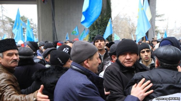 За организацию массовых беспорядков в Крыму задержан замглавы Меджлиса Чийгоз 
