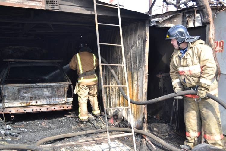 ​В Одессе на автостоянке произошел взрыв. Пострадали 8 человек