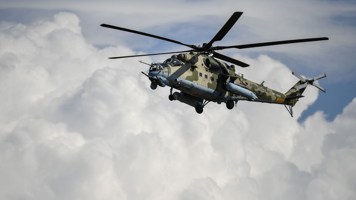​Нацгвардеец точным выстрелом из ПЗРК приземлил вражеский Ми-24 под Бахмутом – кадры