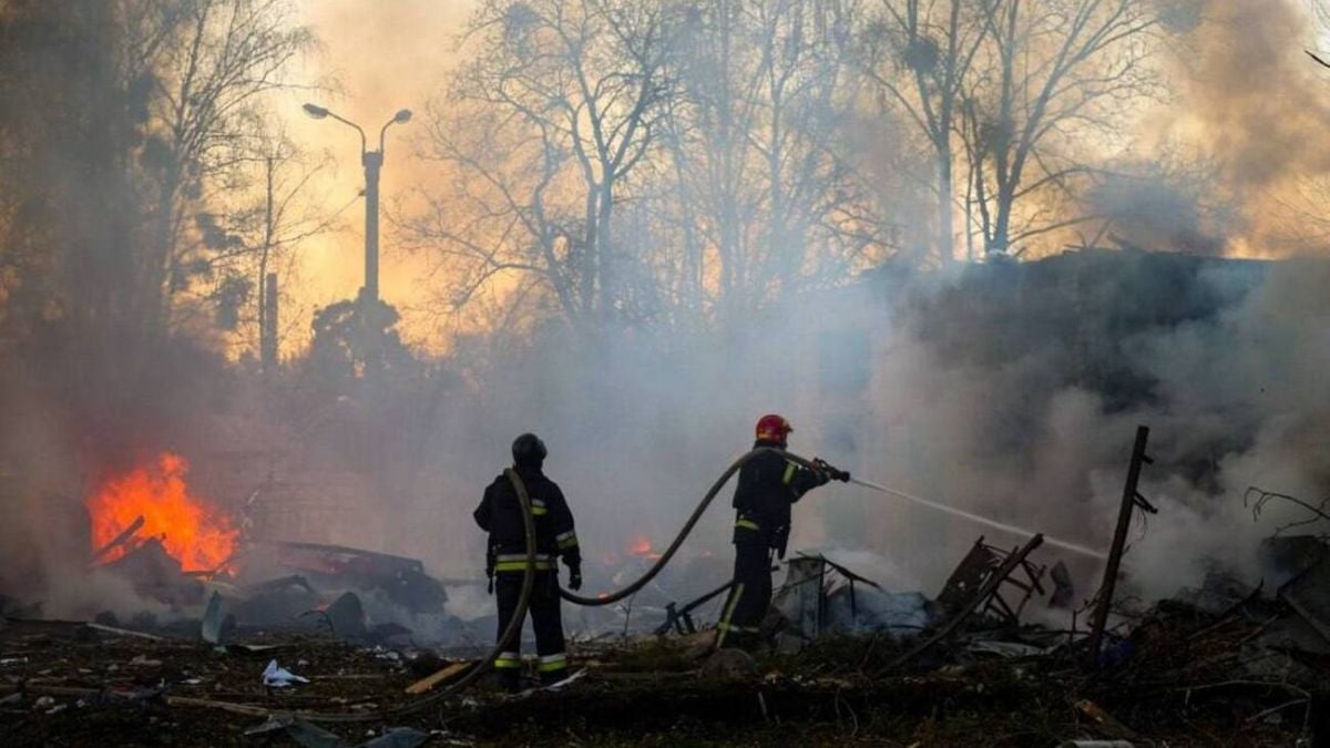 В результате ночного террора РФ есть много попаданий – в Тернополе призывают людей не выходить на улицу без надобности