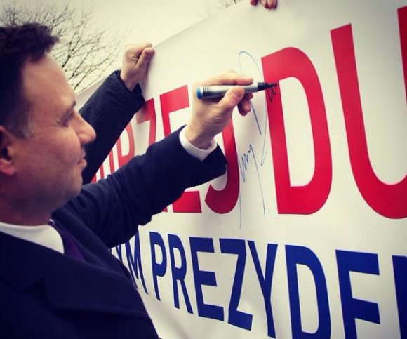 Все о лидере президентской гонки в Польше Анджее Дуде