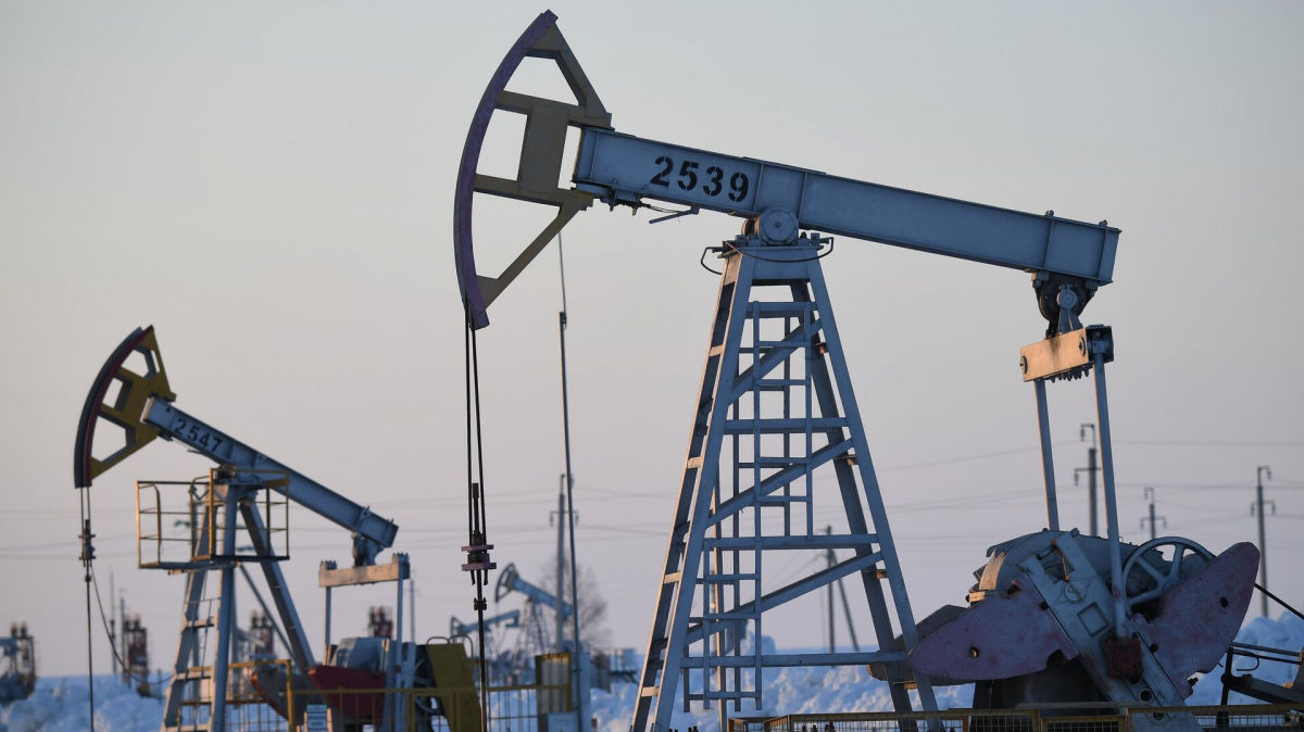 Еще одна страна присоединилась к "потолку цен" на российскую нефть