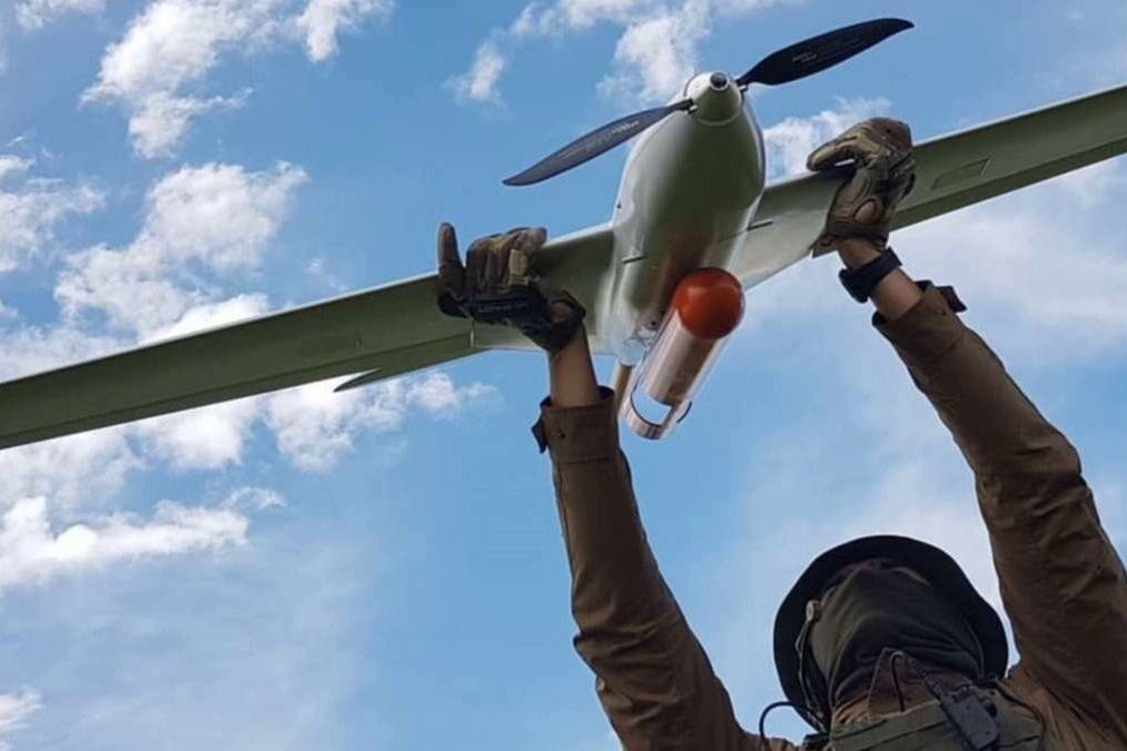 ​Минус "КамАЗ": ликвидация машины армии РФ на Донбассе попала на видео, ВСУ использовали дрон