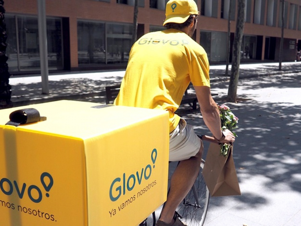 Был еще живой, но без обуви: в смерти курьера Glovo в Киеве нашли странные нестыковки