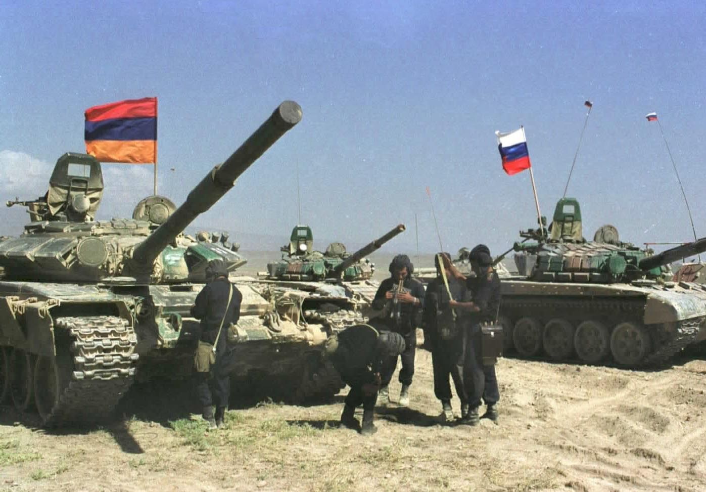 Армения готова пустить новые российские войска на свою территорию - СМИ
