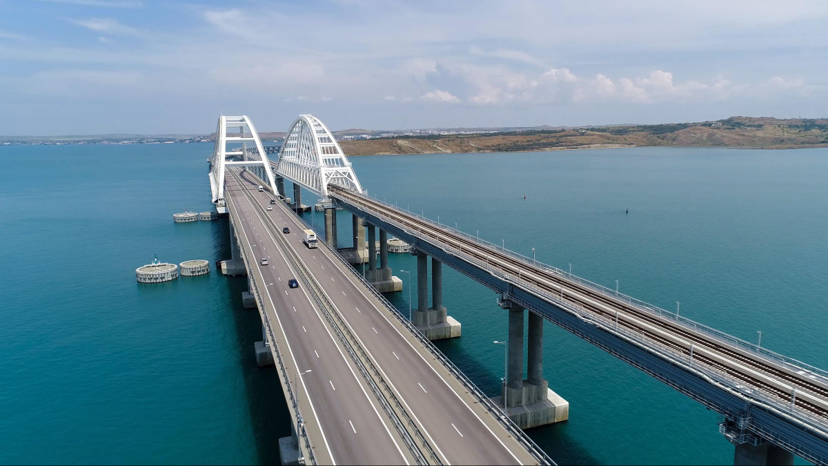 Муждабаев высказал неожиданное мнение по Крымскому мосту: "Он должен иметь конкретные последствия..."