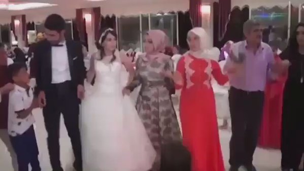 Крики взрослых и детей, паника и истерика: очевидец теракта на свадьбе в Турции опубликовал эксклюзивные кадры атаки смертника