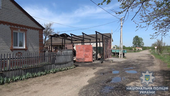 Полицейские на Сумщине спасли целую семью во время ночного пожара. Кадры, подробности