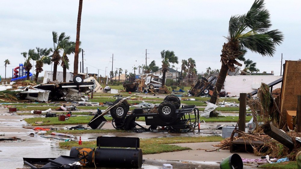 Эксперты предупреждают человечество: следует готовиться к худшему, мир входит в эпоху ужасающих разрушительных бурь и ураганов