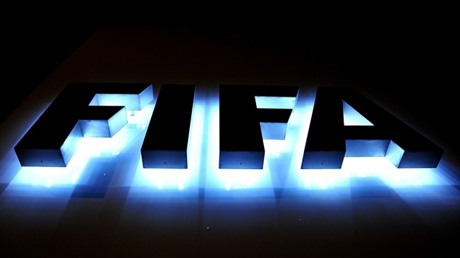 Продолжение скандала: ФИФА отстранила 11 сотрудников из-за взяток