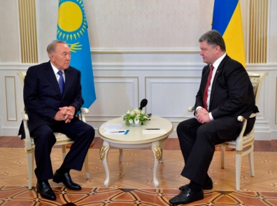 Порошенко и Назарбаев договорились о проведении "нормандской встречи" в Астане в конце января