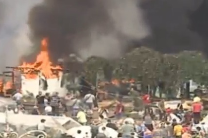 Коммунальщики Киева убирали Майдан, охваченый пламенем