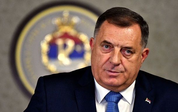 Лидер сербских сепаратистов Додик покинул Боснию и записал видео из Москвы