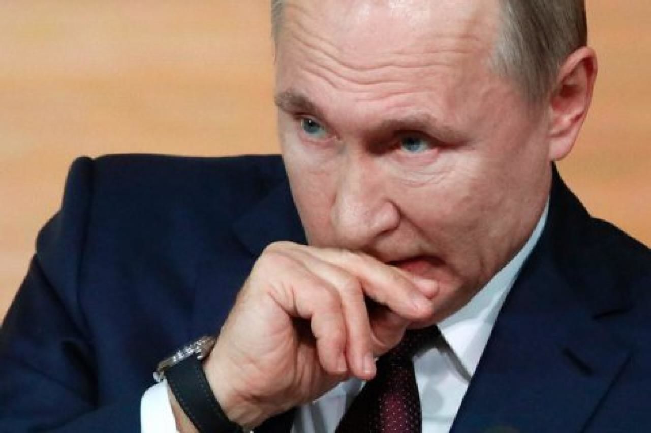 ​С окровавленным лицом и одеждой: Путин ночью истекал кровью
