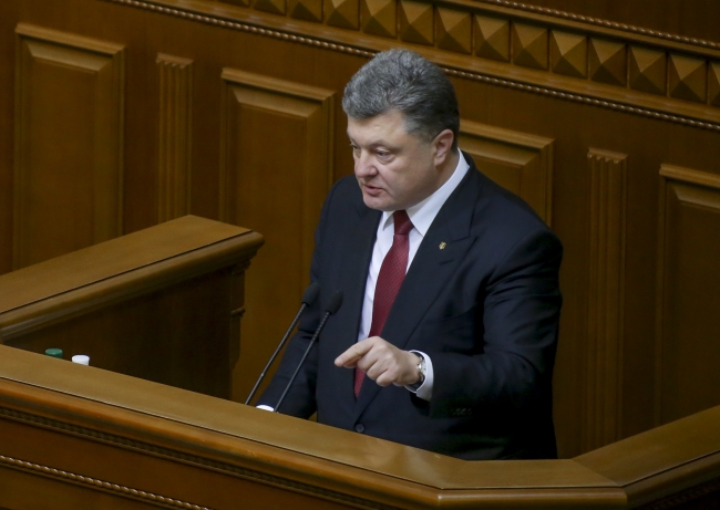 Порошенко: проект изменений в Конституцию не предусматривает особого статуса Донбасса