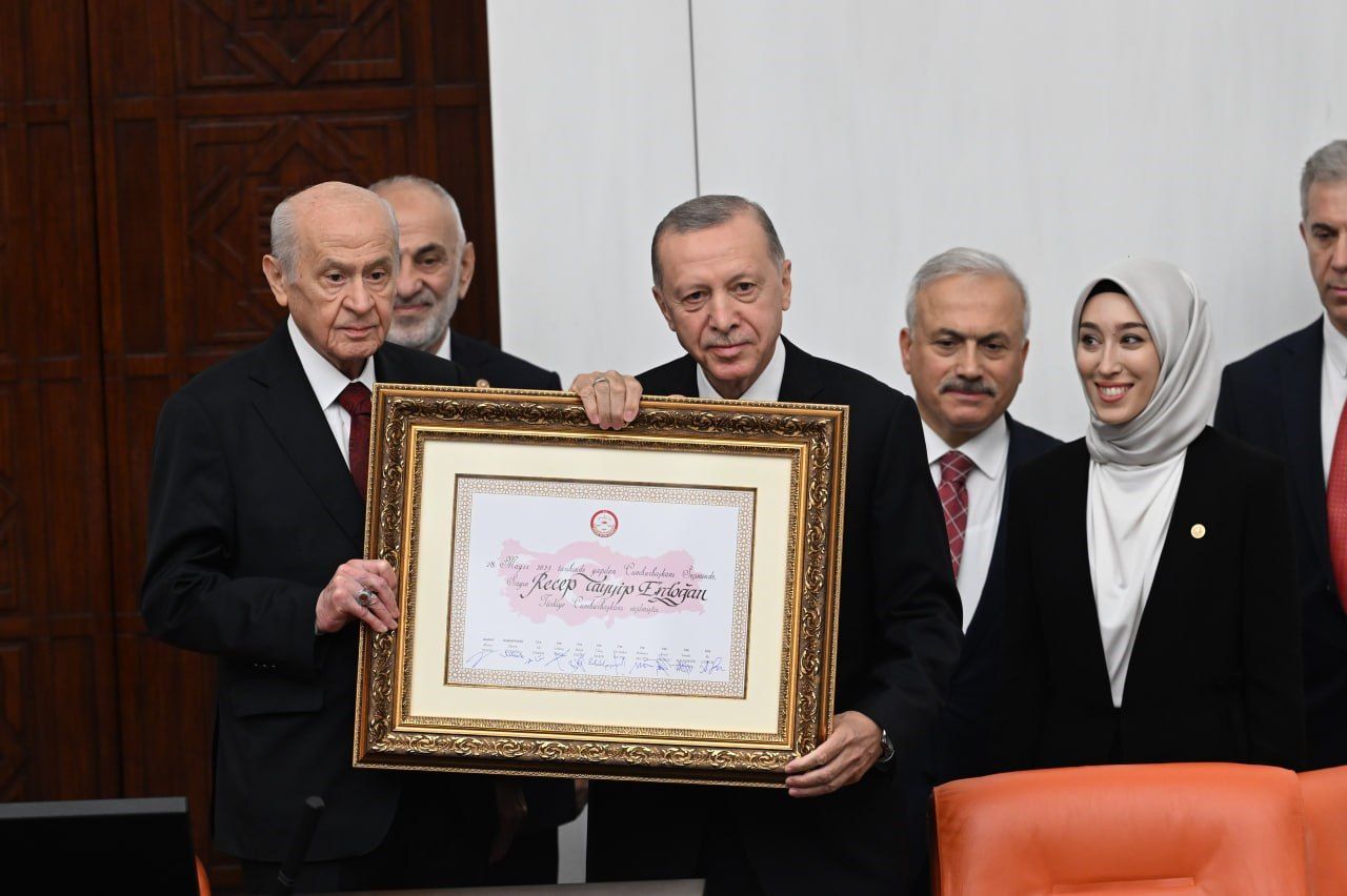 Эрдоган принял присягу и официально вступил в должность президента Турции