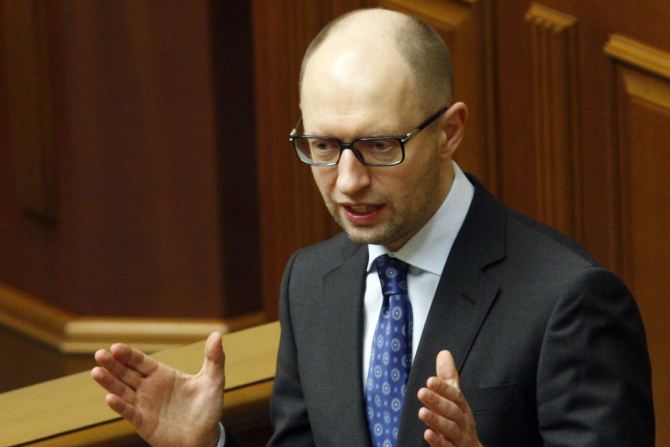 Яценюк рассказал, на сколько беднеет Украина после дня АТО