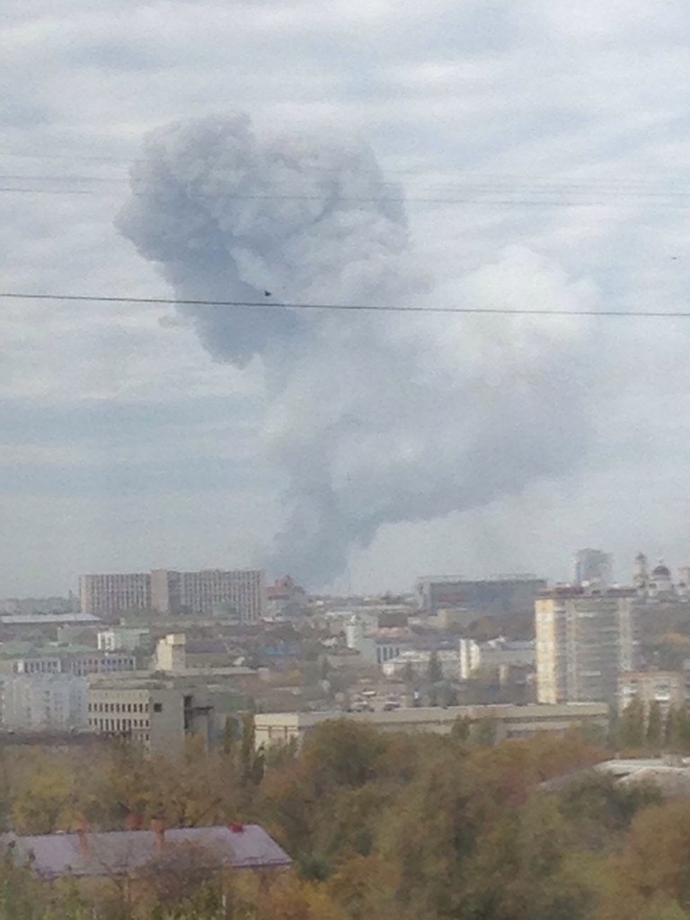 Мощный взрыв в Донецке прогремел в районе Донецкого казенного завода химических изделий, - мэрия