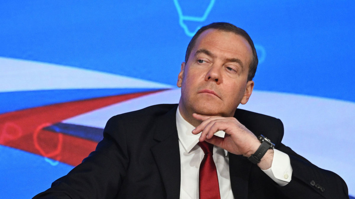 У Зеленского ответили на очередные территориальные претензии Медведева: "Такое не лечится"