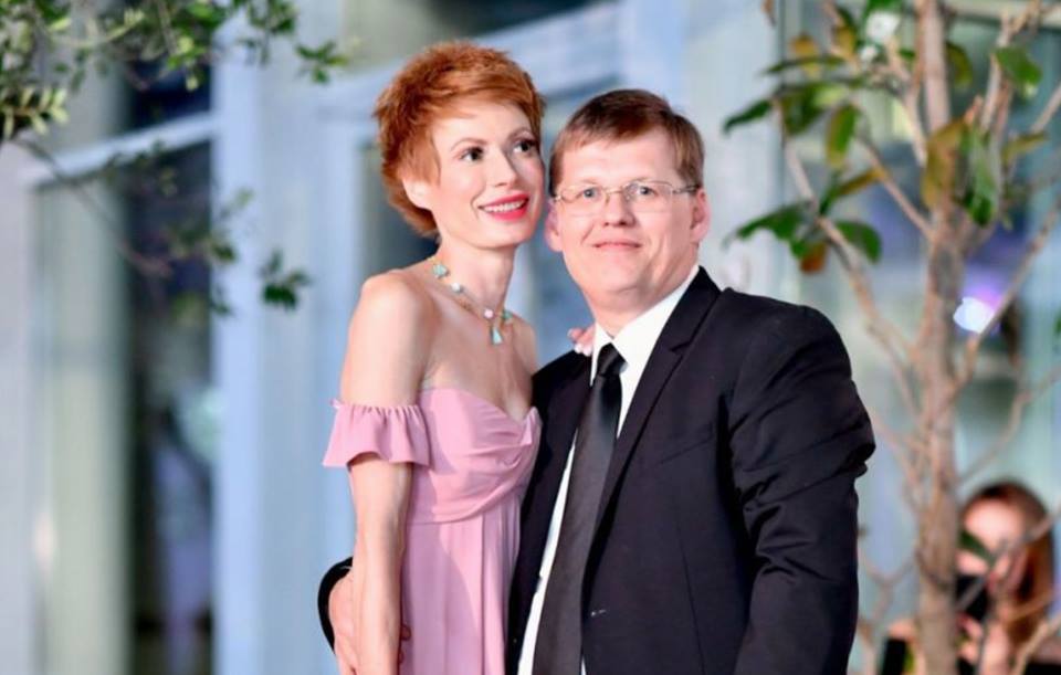 Розенко показал невесту – известную телеведущую, с которой познакомился в соцсетях, – кадры