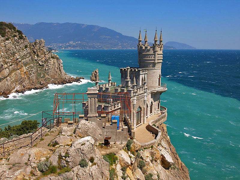 ЕС хочет расширить санкции по туризму и энергетике в Крыму