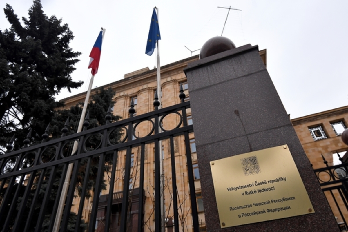 Конфликт между Чехией и Россией: Прага отправляет сотрудников спецслужб в Москву