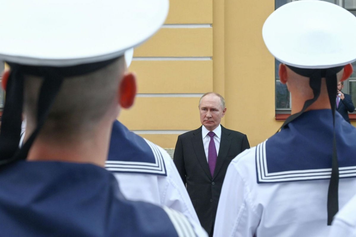 ​Не за парадом, а за Балтией: зачем Путин на самом деле прилетал в Санкт-Петербург