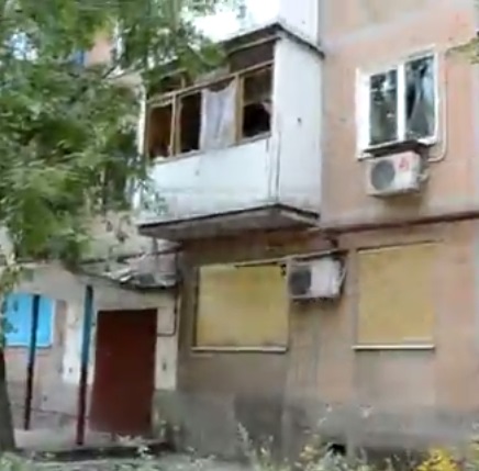 Последствия обстрела микрорайона Тихий в Донецке