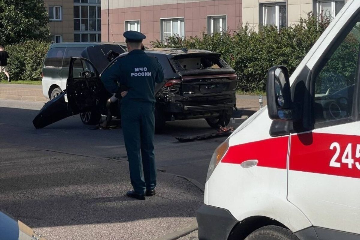 ​Машина ехала 20 м после взрыва: новые детали ликвидации подполковника ВКС РФ в Питере