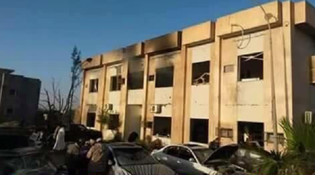​Ужасный теракт в Ливии: смертник подорвал грузовик, убив по меньшей мере 65 полицейских и ранив более 100
